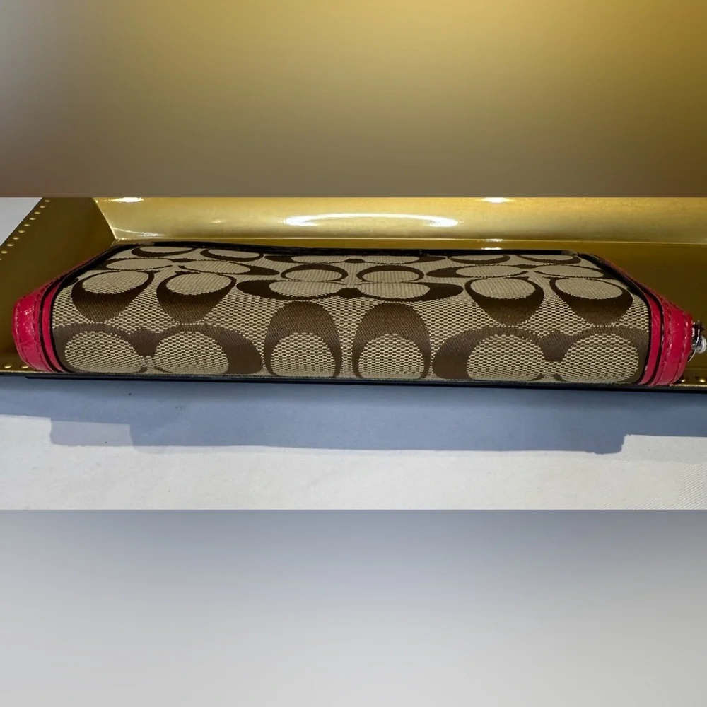 Coach Lg Wallet Full Zip Brown Jaquard and Pink Leather trim Gorgeous Interior - Picture 4 of 8